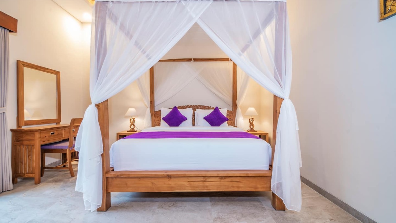 Centrally Located Private vill