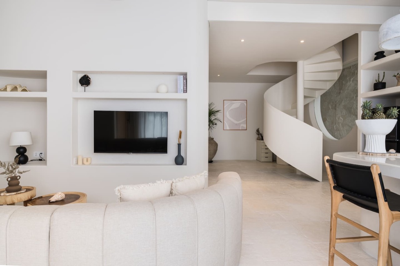 New, Luxurious, Private 1 BR S