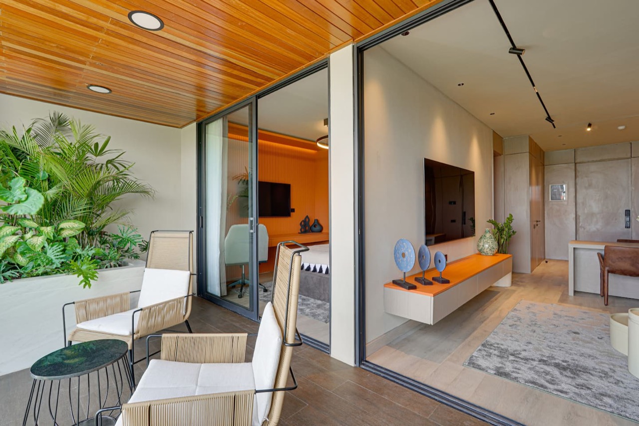 Modern Apartment 403 w/ Jac...