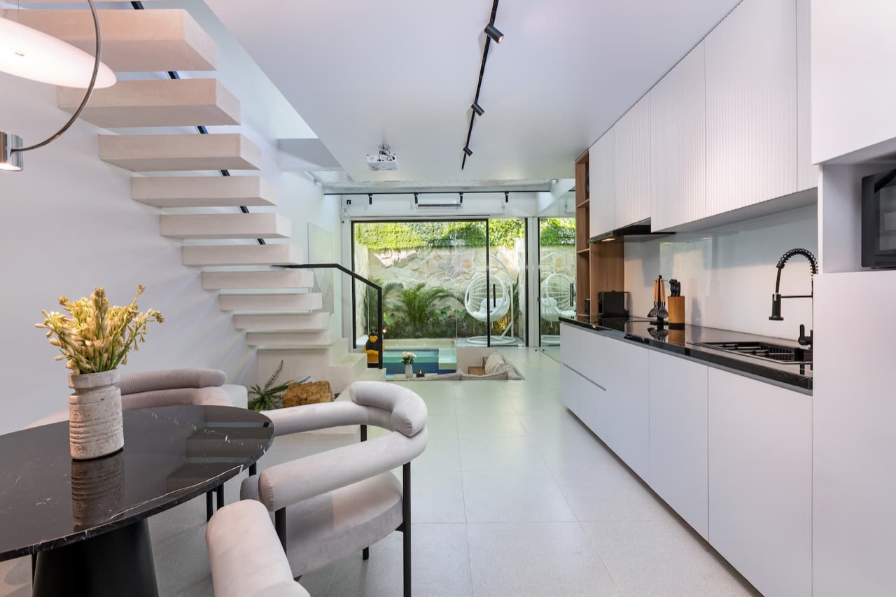 New Modern 1BR Townhouse...