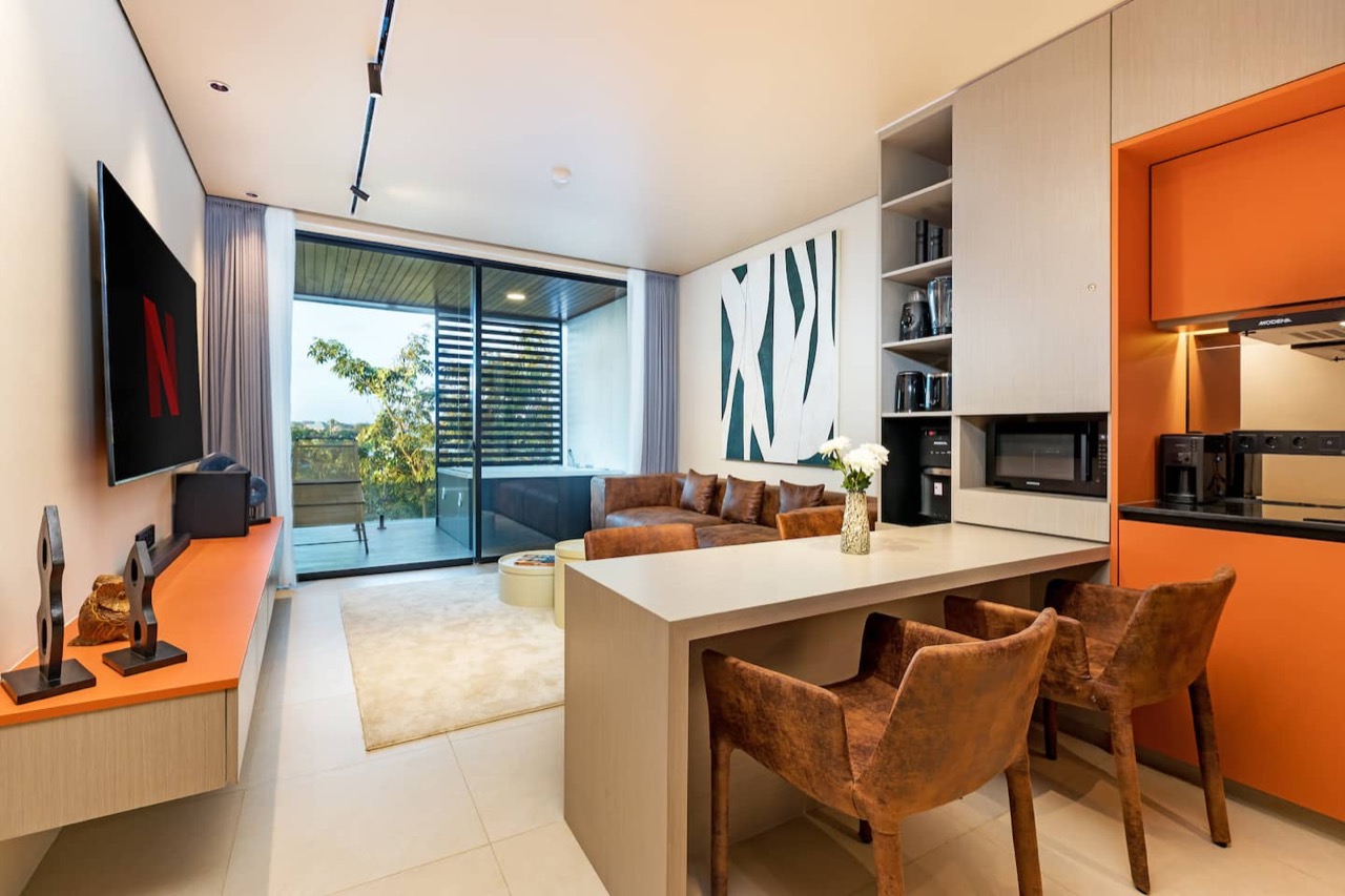 1 BR Apartment 202 w/ Jacuz...