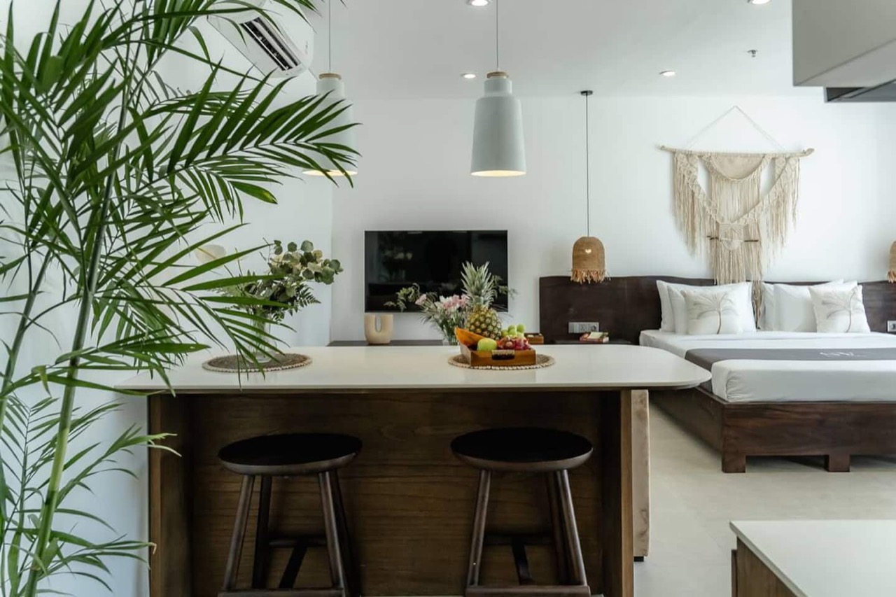 Luxe Pet-friendly Studio in Top...