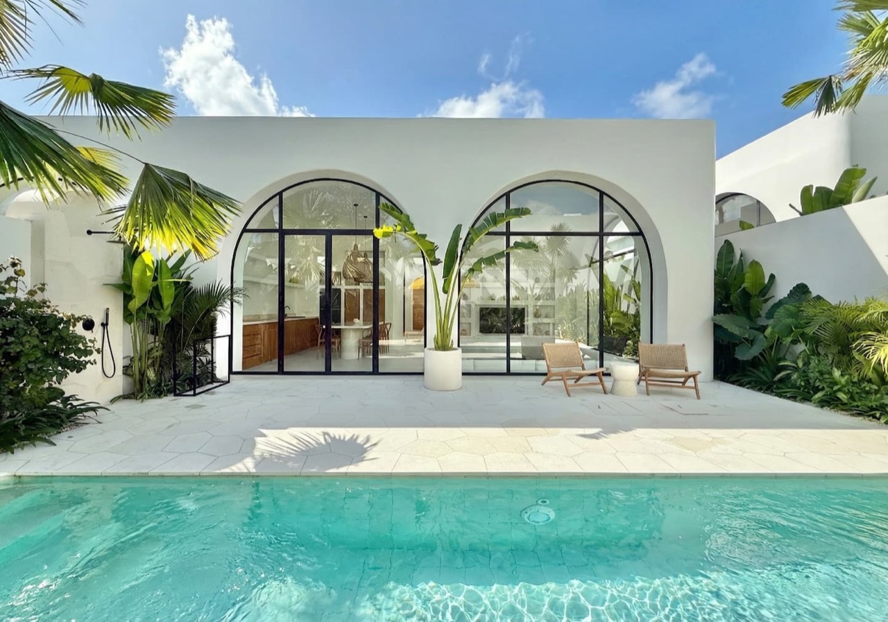 Luxury Two- Bedroom villa in B…