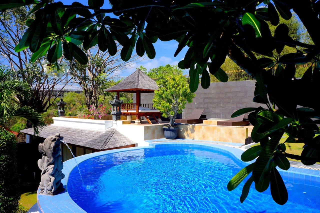 Spacious Tropical 2BR Villa in