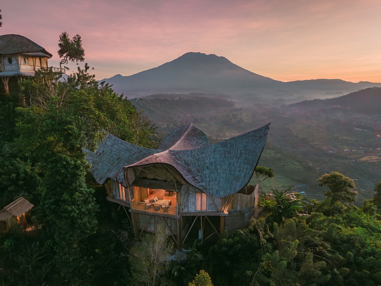 Laputa Villa #1 "The Bamboo Castle in the...