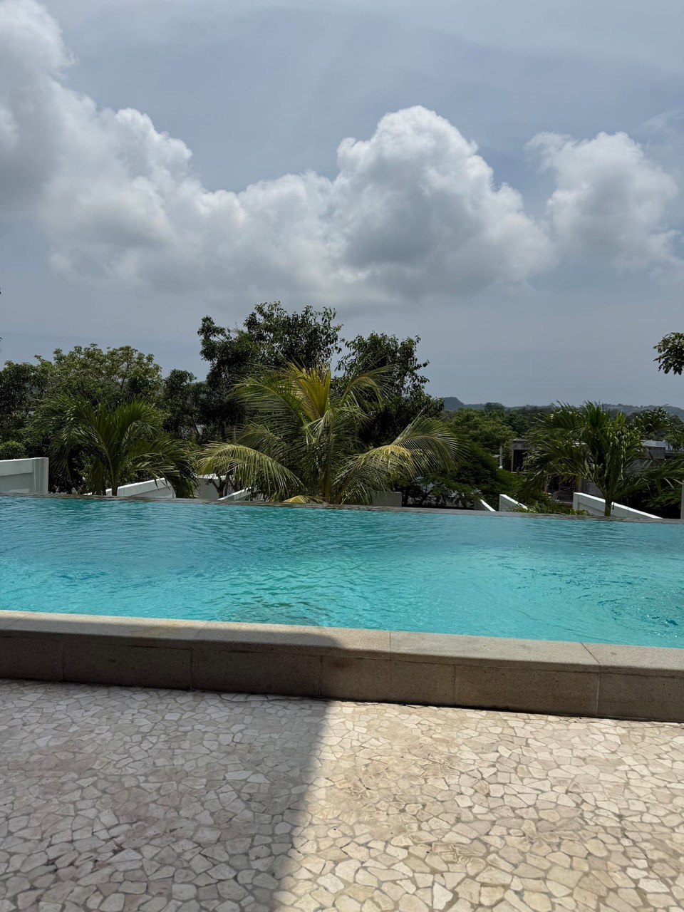 Sauna and deep pool! Roof top! Views! Bali fav!