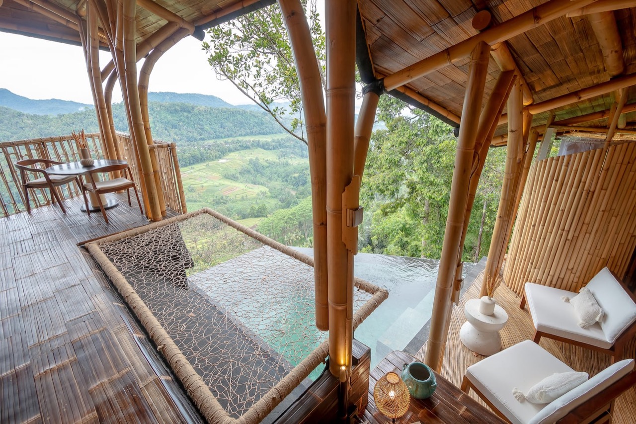 Cliffside Bamboo Treehouse -...