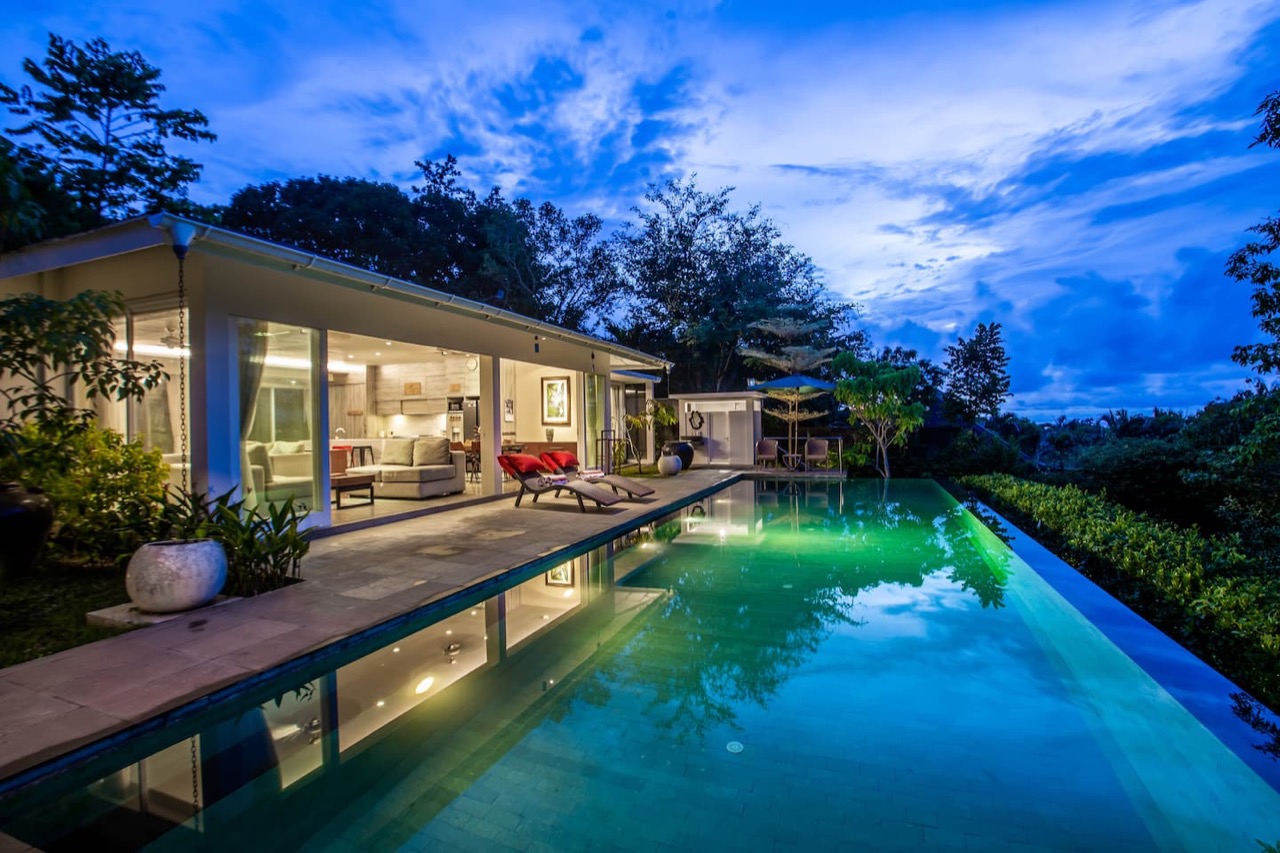 Luxury 3BR Kaharipan Villa
