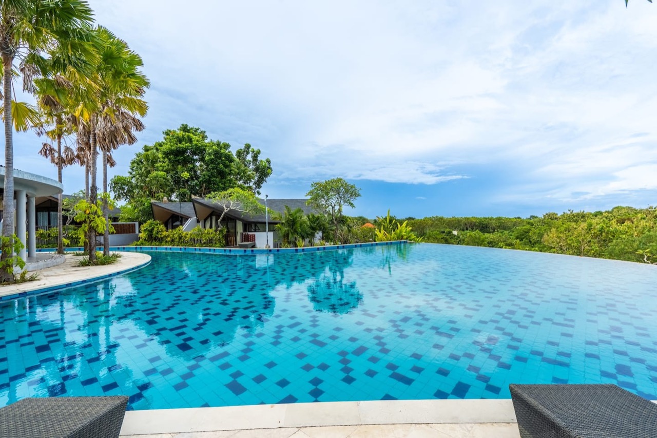 2BR Villa with Jacuzzi | Mana V