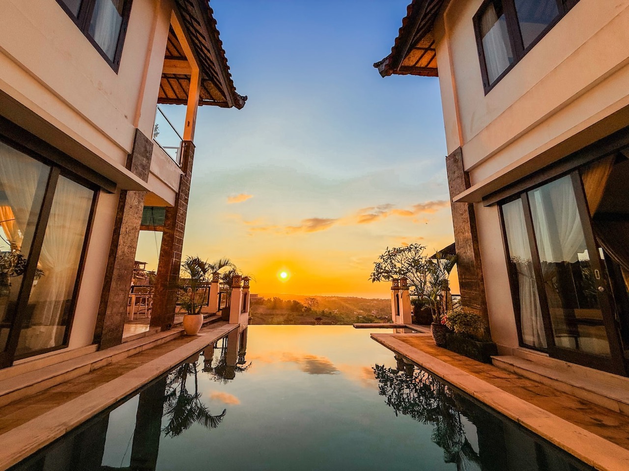 Villa Amanie - Sunset Views, Two Jacuzzis w/Cook