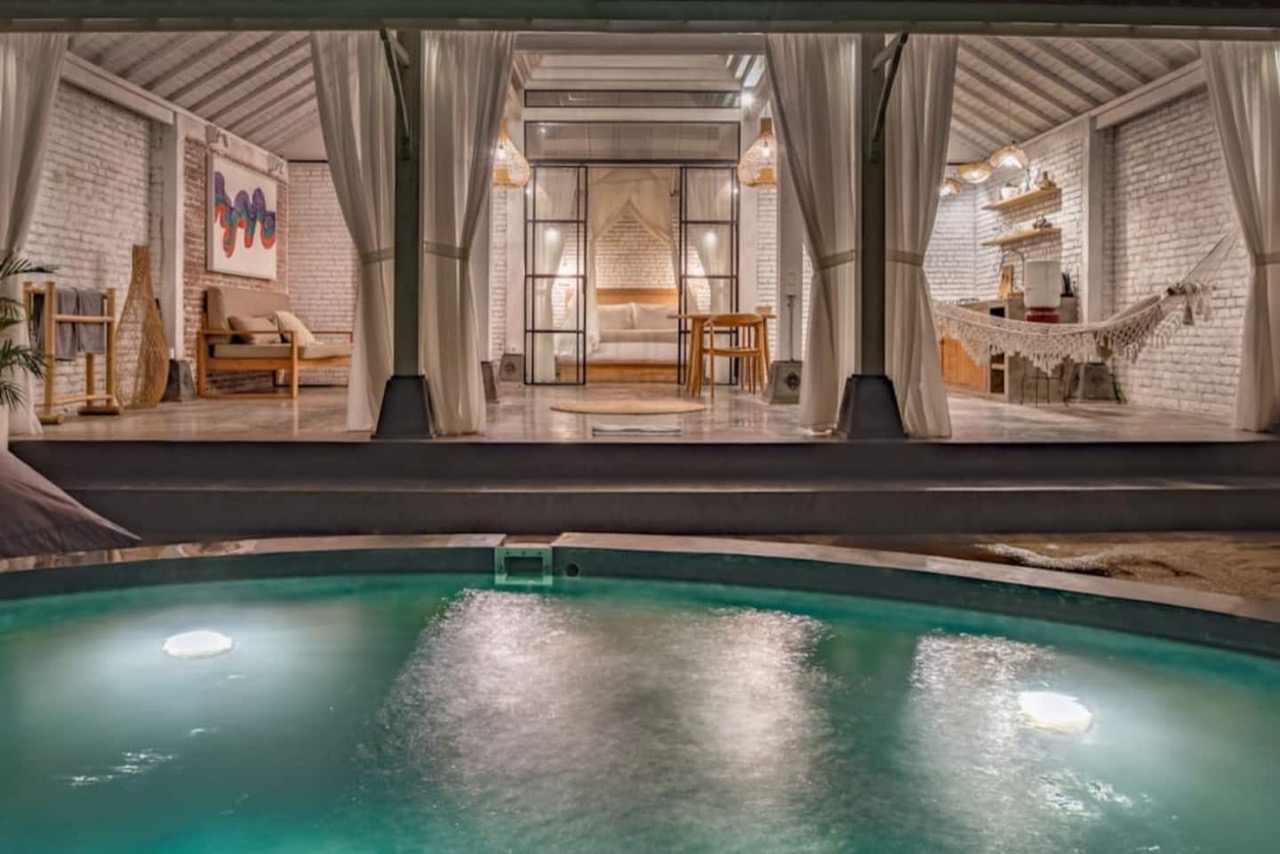 Modern Villa With Private Po
