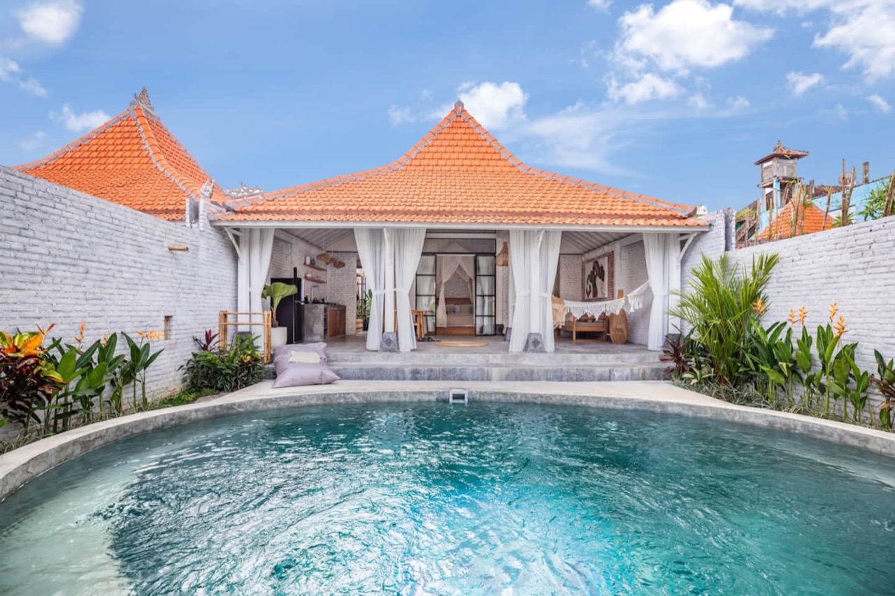Trendy Villa With Private Poo