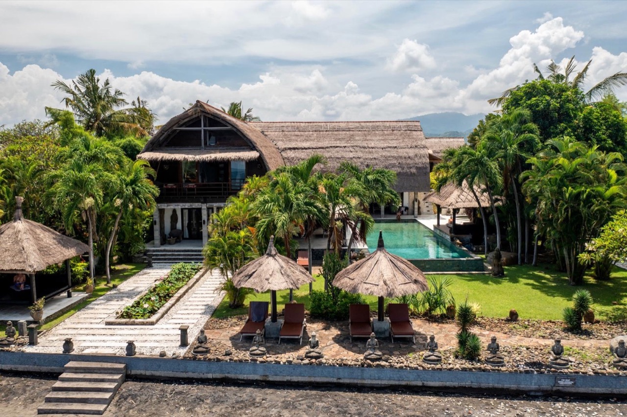 Freehold Ocean Views Villa in Lovina