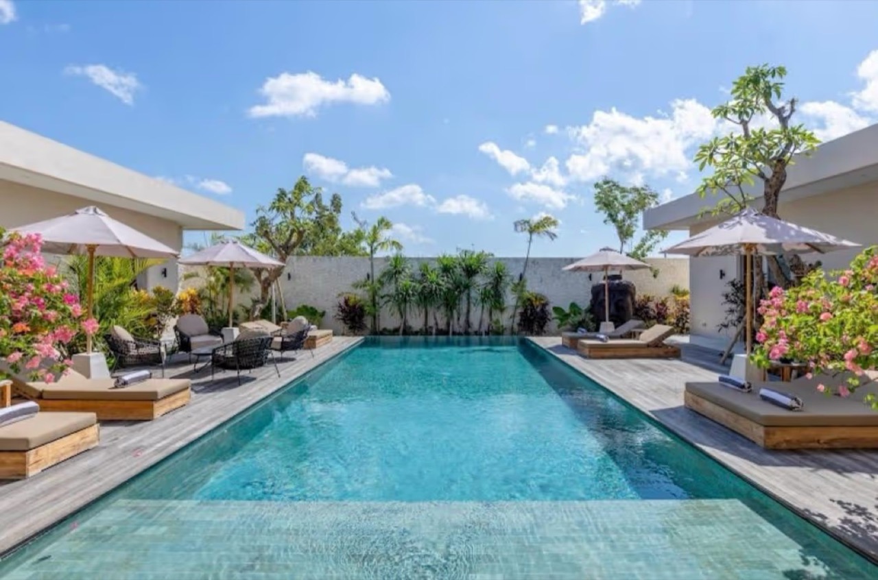 Modern 7-Bedroom Villa in Balangan